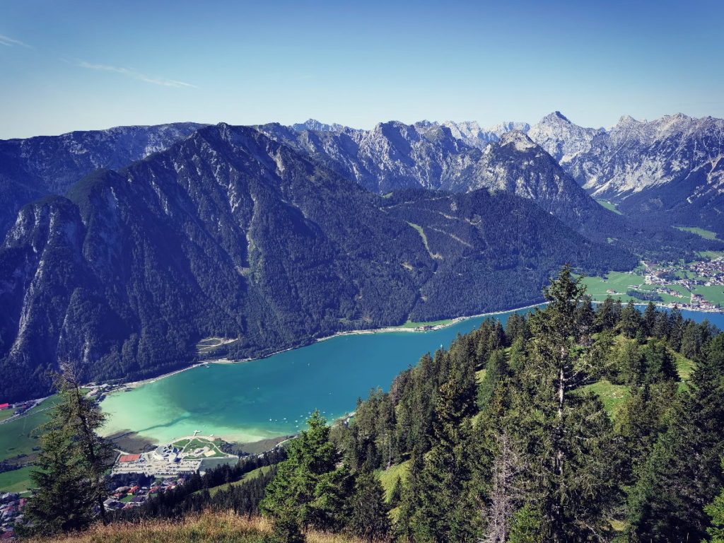 Sehenswürdigkeiten Österreich mit See und Bergen: Der Achensee