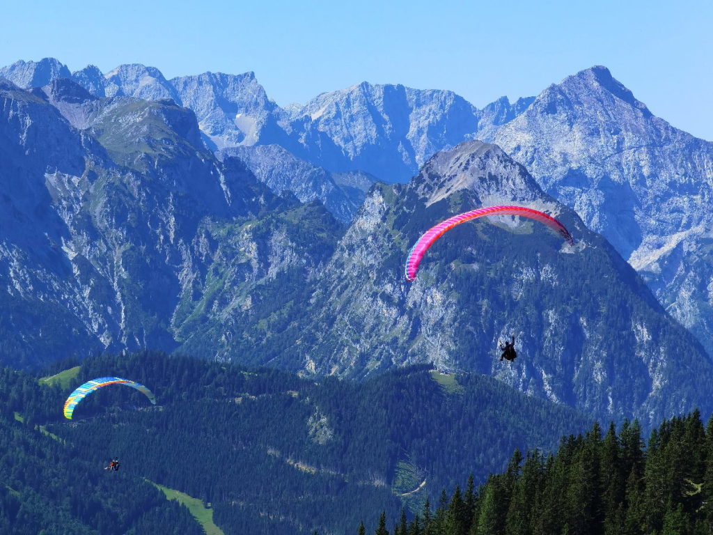 Besondere Ausflugsziele in Österreich - einmal mit dem Gleitschirm fliegen am Achensee