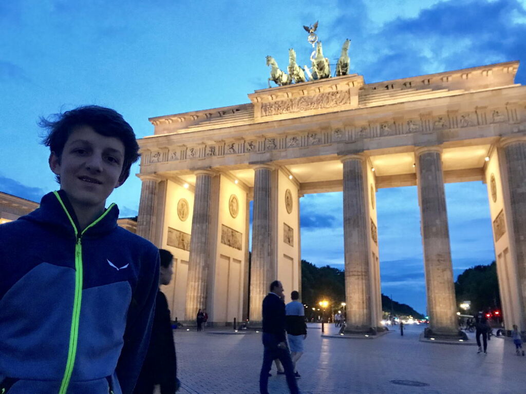 Sehenswürdigkeiten Deutschland - das Brandenburger Tor solltest du in Berlin auf jeden Fall besuchen