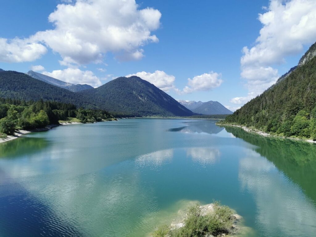 Geheime Deutschland Sehenswürdigkeiten: Der Sylvensteinsee in Bayern