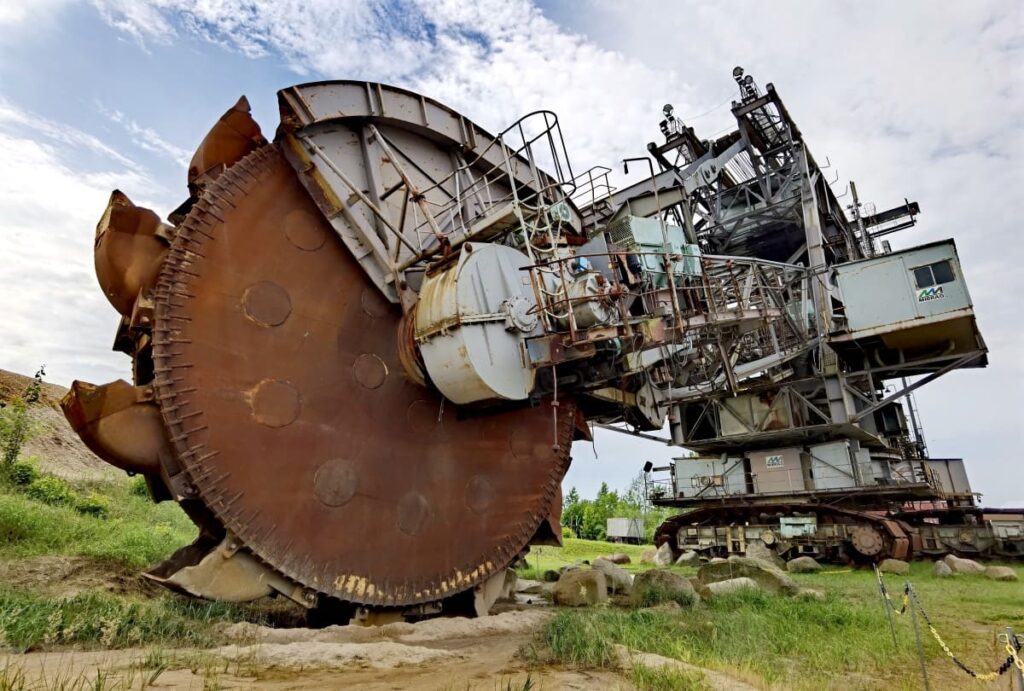 Leipzig Sehenswürdigkeiten Umgebung - diesen riesigen Schaufelradbagger siehst du im Bergbau-Technik-Park