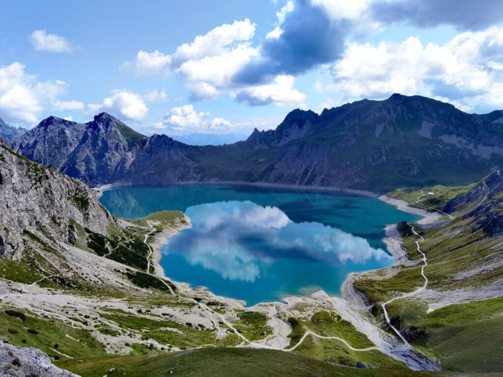 Österreich Sehenswürdigkeiten in der Natur: Der Lünersee in Vorarlberg