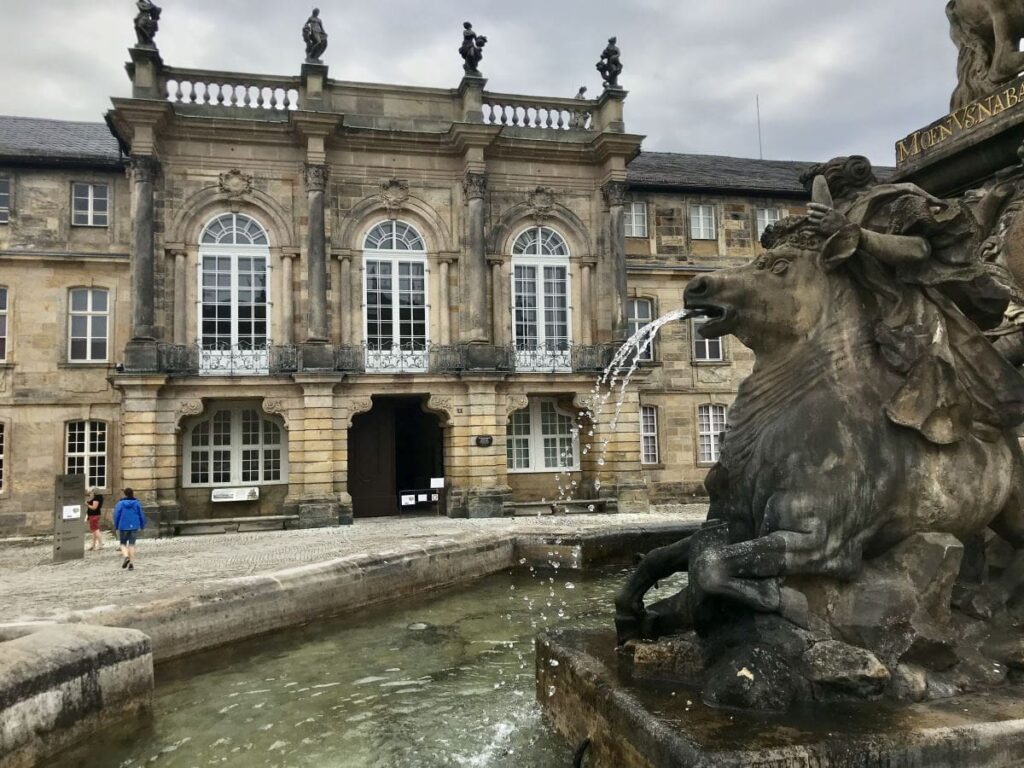 Sehenswürdigkeiten Bayern - die Altstadt in Bayreuth mit Schloss und Eremitage