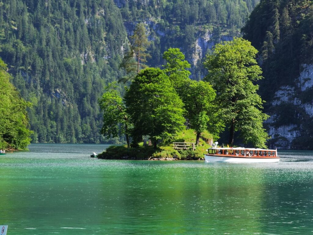 Ultimative Bayern Sehenswürdigkeiten: Der Königssee und der Nationalpark Berchtesgaden