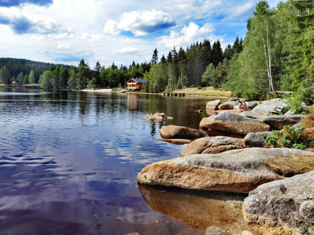 Bayern Sehenswürdigkeiten, die nicht jeder kennt: Der Fichtelsee im Fichtelgebirge