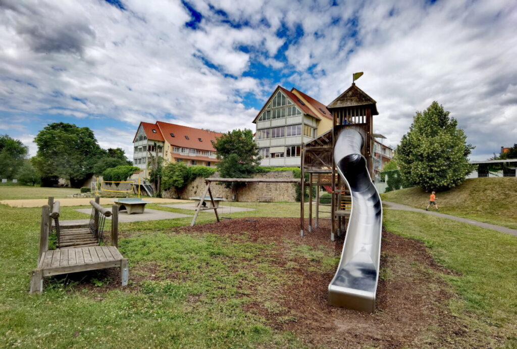 Das JUFA Hotel Nördlingen liegt direkt an der Stadtmauer, ideal für den Ausflug in die Altstadt