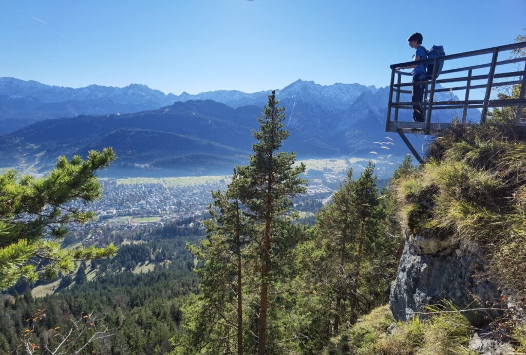 Garmisch Partenkirchen Sehenswürdigkeiten - Aussichtsplattform oberhalb vom Kramer Plateauweg