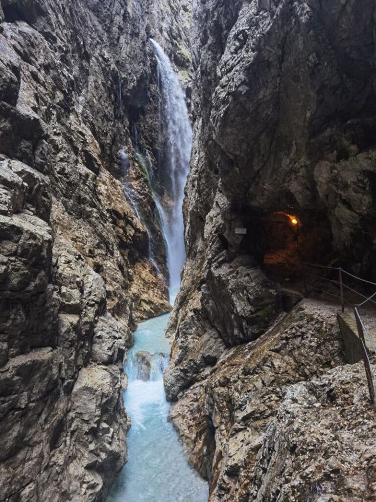 Garmisch Partenkirchen Sehenswürdigkeiten - die Höllentalklamm