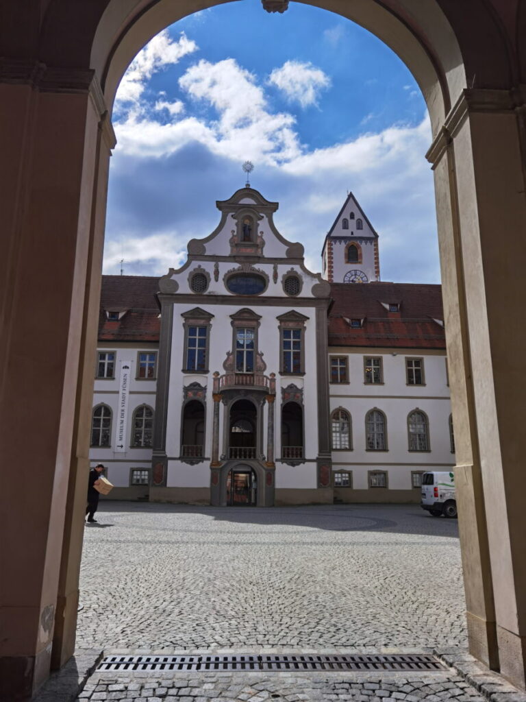 Füssen Sehenswürdigkeiten - das ehemalige Kloster St. Mang ist heute ein Museum