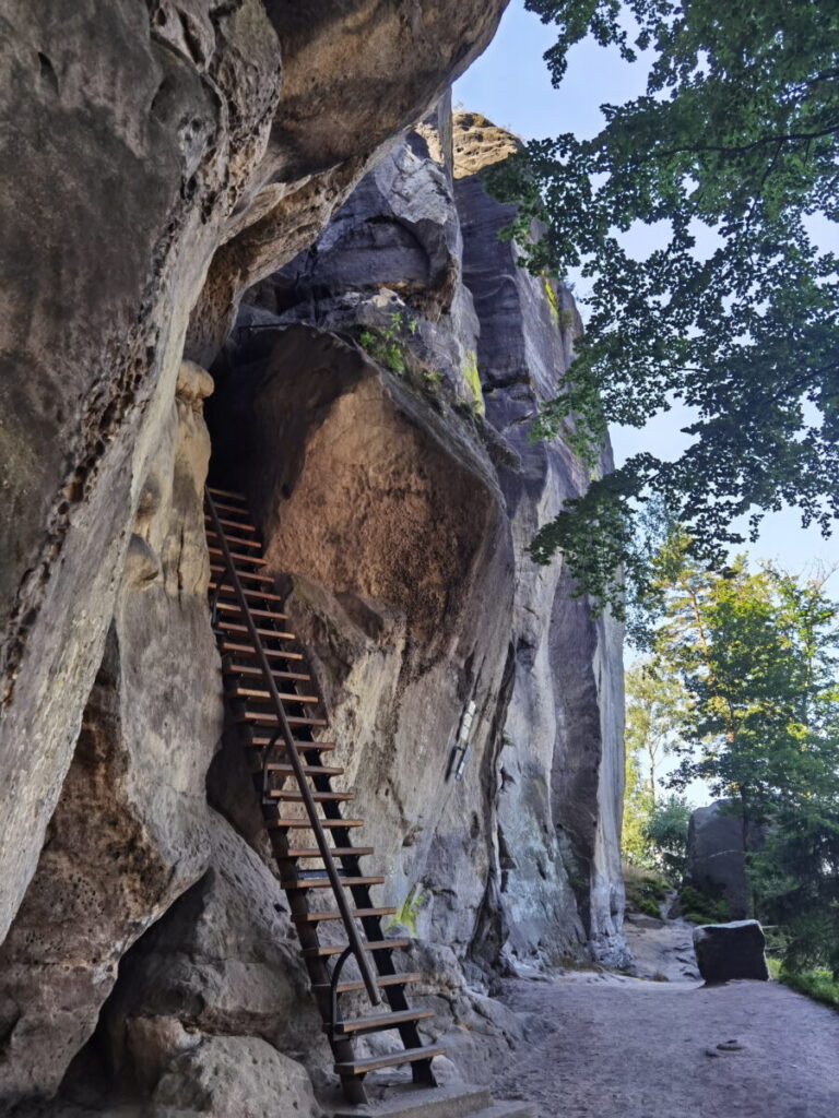 Tschechien Sehenswürdigkeiten - Zugang zur Höhenburg Saunstein