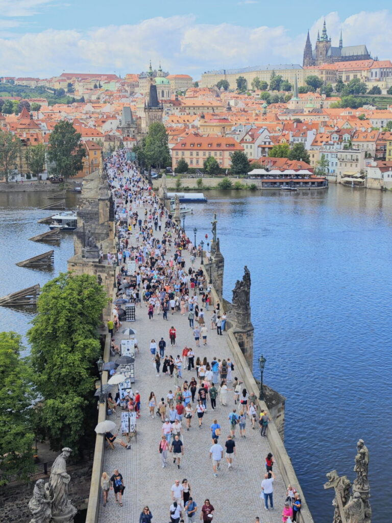Sehenswürdigkeiten Tschechien - Aussicht vom Altstädter Brückenturm auf die Karlsbrücke